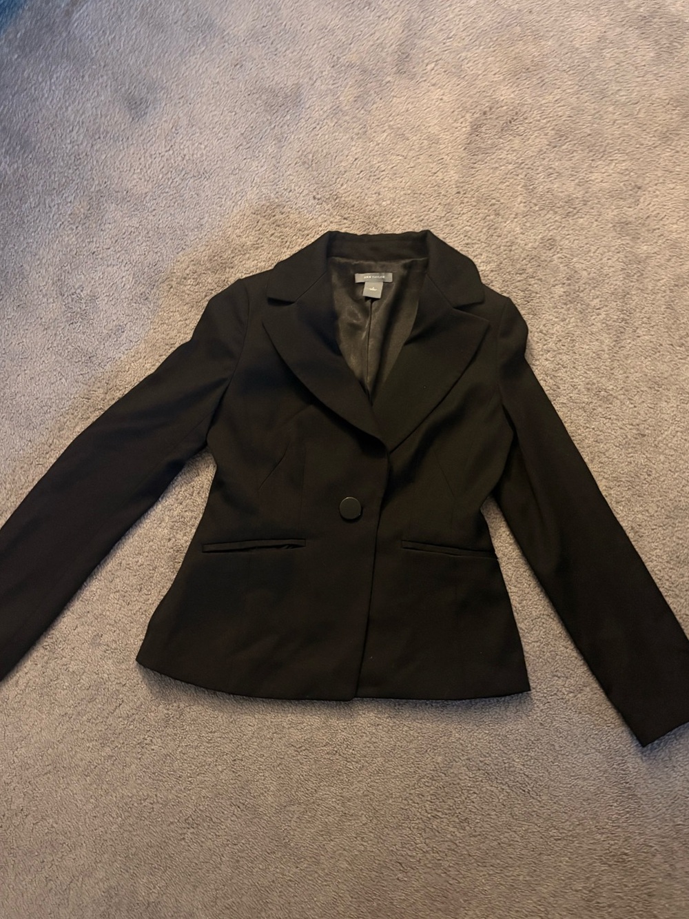 Ann Taylor women’s Black Single-Button Tailored Blazer